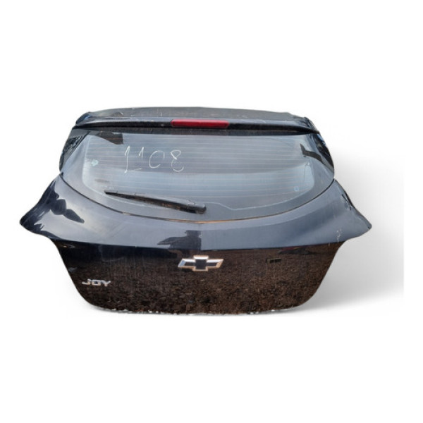 Tampa Traseira Chevrolet Onix 2020 (detalhe)