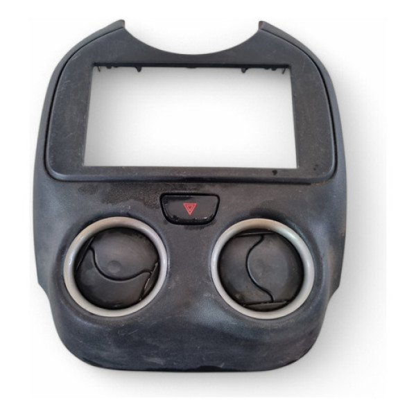 Moldura Central Nissan March 2015/2020