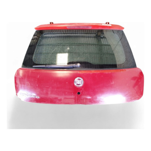 Tampa Traseira Porta Mala Fiat Punto 2009/10 (detalhe)